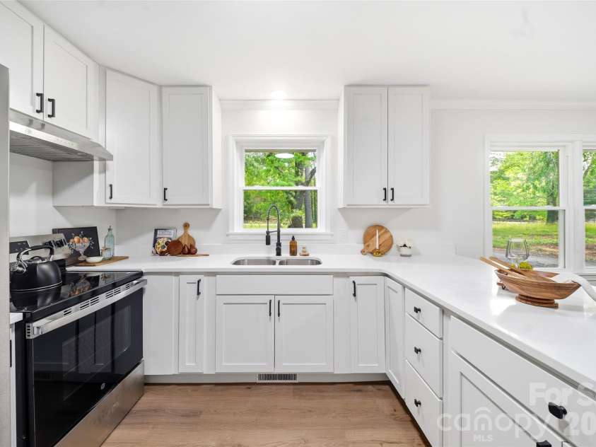 1335 Little Mountain Road, Columbus, NC 28722.  MLS# CAR4404149, YatesRealty ID 27204. 