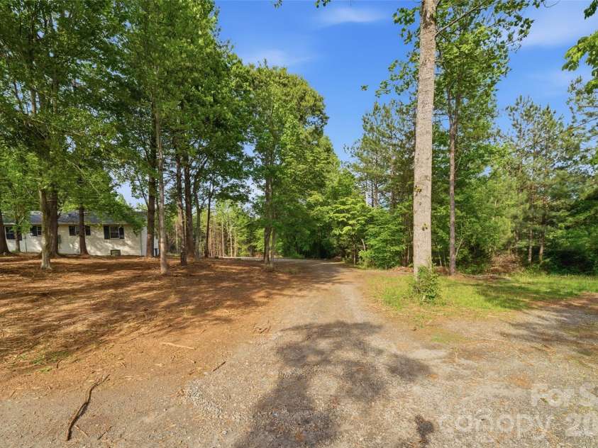 1335 Little Mountain Road, Columbus, NC 28722.  MLS# CAR4404149, YatesRealty ID 27204. 