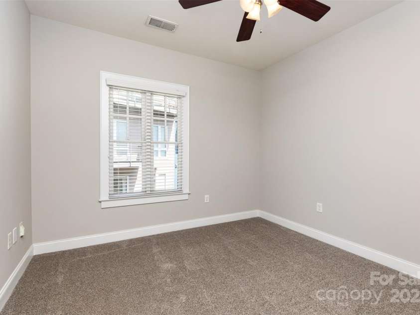 2236 Lyndhurst Avenue, Charlotte, NC 28203.  MLS# CAR4282102, YatesRealty ID 27205. 