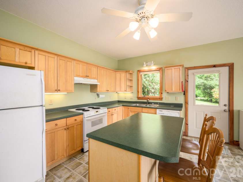 1299 Pine Ridge Road, Burnsville, NC 28714.  MLS# CAR4387653, YatesRealty ID 27207. 