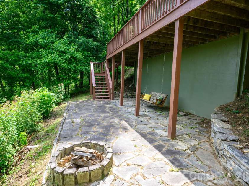1299 Pine Ridge Road, Burnsville, NC 28714.  MLS# CAR4387653, YatesRealty ID 27207. 