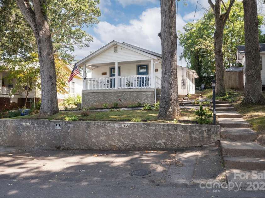 18 Oteen Park Place, Asheville, NC 28805.  MLS# CAR4282740, YatesRealty ID 27208. Parking for 2 Vehicles in Front of Duplex