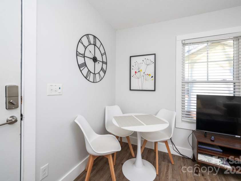 18 Oteen Park Place, Asheville, NC 28805.  MLS# CAR4282740, YatesRealty ID 27208. Unit 20-