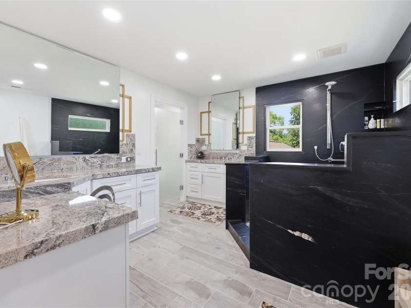 420 Skysail Road, Salisbury, NC 28146.  MLS# CAR4389093, YatesRealty ID 27209. Primary bathroom