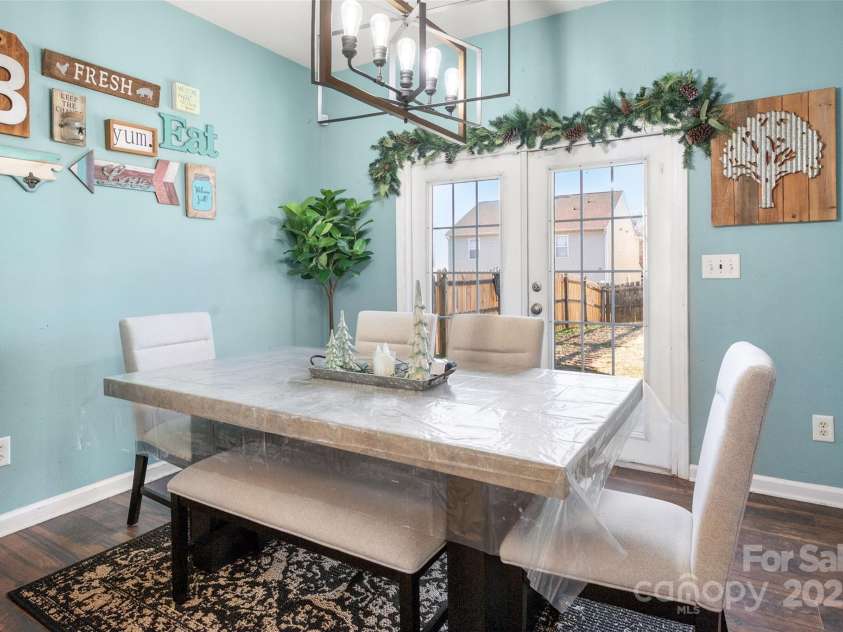 3434 Charterhall Lane, Charlotte, NC 28215.  MLS# CAR4330363, YatesRealty ID 2721. 