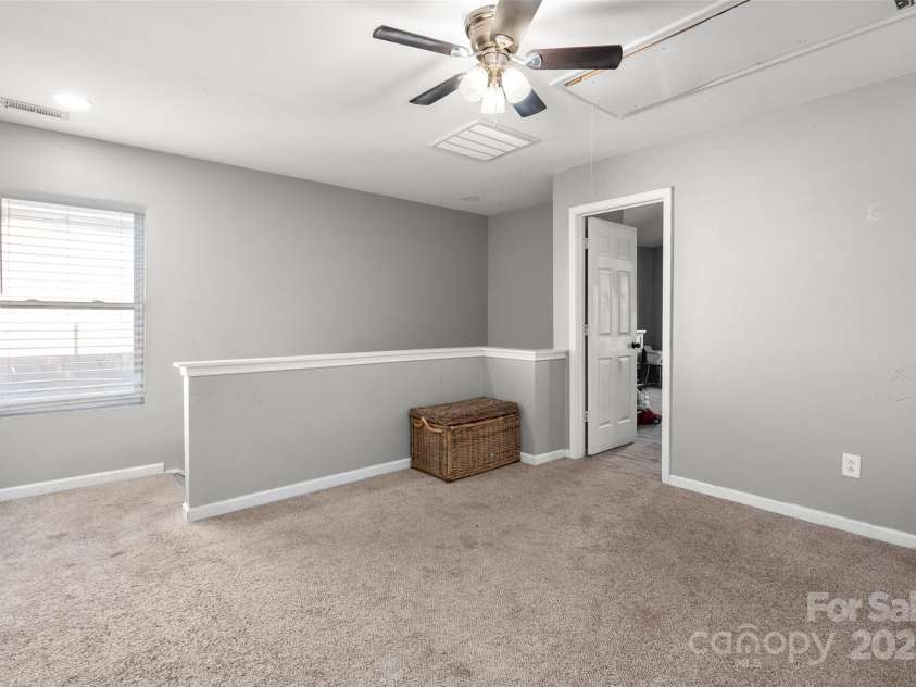 3434 Charterhall Lane, Charlotte, NC 28215.  MLS# CAR4330363, YatesRealty ID 2721. 