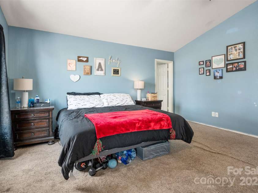 3434 Charterhall Lane, Charlotte, NC 28215.  MLS# CAR4330363, YatesRealty ID 2721. 