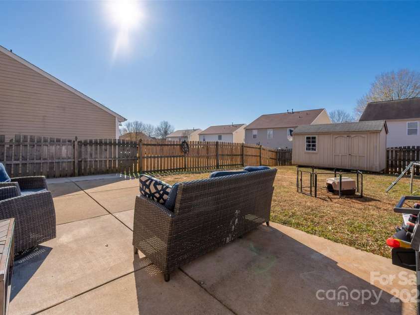 3434 Charterhall Lane, Charlotte, NC 28215.  MLS# CAR4330363, YatesRealty ID 2721. 