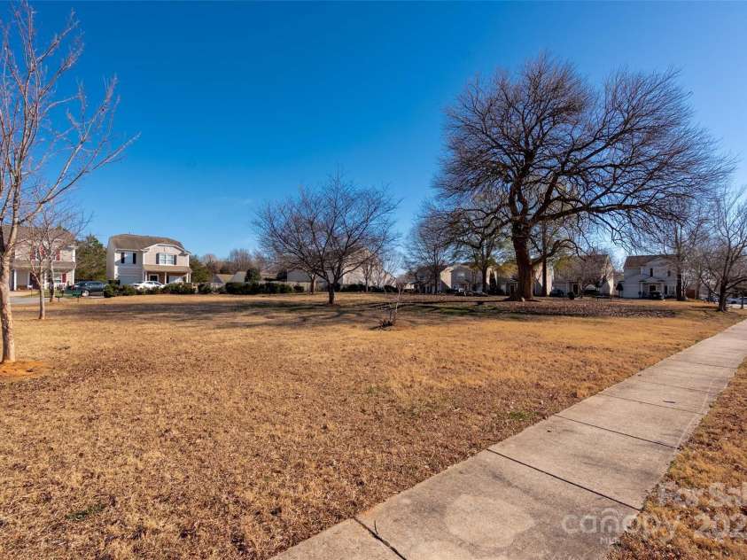 3434 Charterhall Lane, Charlotte, NC 28215.  MLS# CAR4330363, YatesRealty ID 2721. 