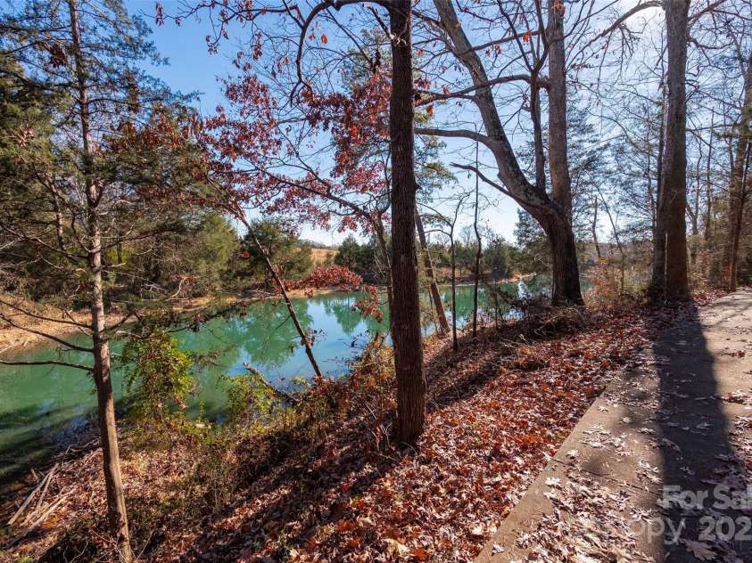 3434 Charterhall Lane, Charlotte, NC 28215.  MLS# CAR4330363, YatesRealty ID 2721. 