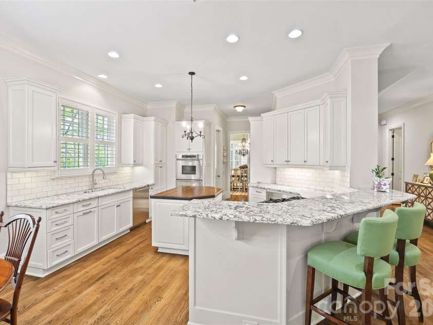 3415 Indian Meadows Lane, Charlotte, NC 28210.  MLS# CAR4389019, YatesRealty ID 27210. 