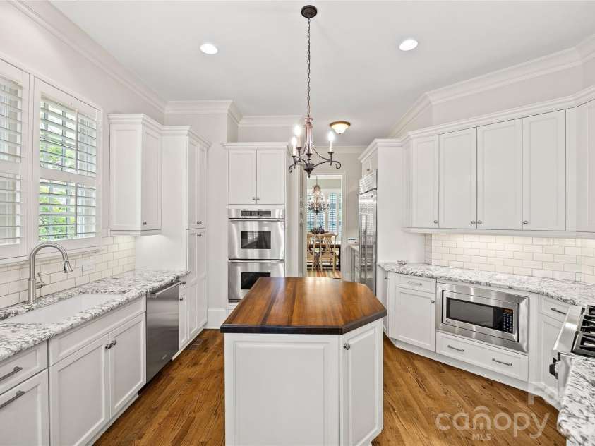 3415 Indian Meadows Lane, Charlotte, NC 28210.  MLS# CAR4389019, YatesRealty ID 27210. 