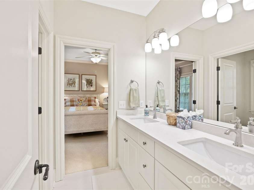 3415 Indian Meadows Lane, Charlotte, NC 28210.  MLS# CAR4389019, YatesRealty ID 27210. 