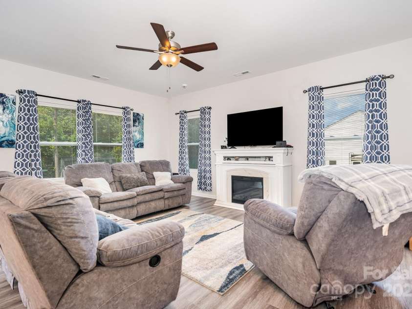 3536 Driftwood Drive, Gastonia, NC 28056.  MLS# CAR4283534, YatesRealty ID 27211. 