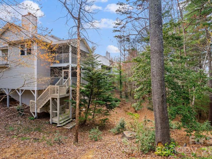 100 Thistle Knoll Court, Asheville, NC 28803.  MLS# CAR4355121, YatesRealty ID 27213. End-unit, private setting