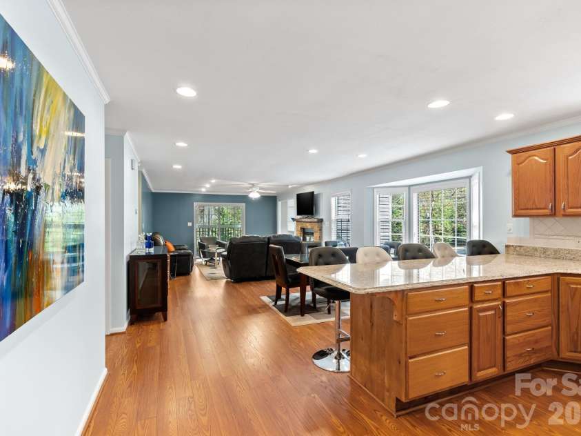 100 Thistle Knoll Court, Asheville, NC 28803.  MLS# CAR4355121, YatesRealty ID 27213. Open floorplan
