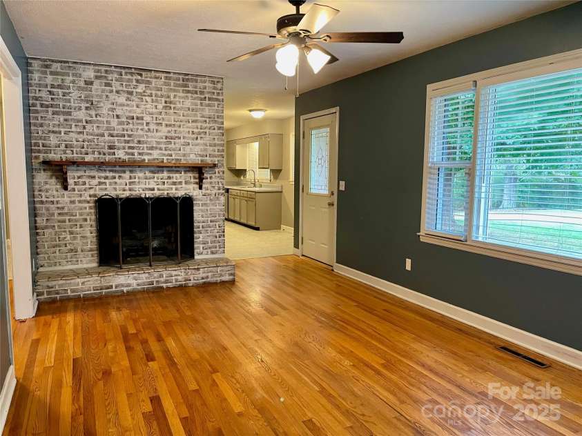 122 Eastview Street, Hudson, NC 28638.  MLS# CAR4283320, YatesRealty ID 27215. 