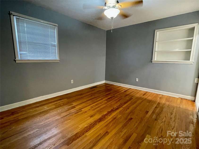 122 Eastview Street, Hudson, NC 28638.  MLS# CAR4283320, YatesRealty ID 27215. 