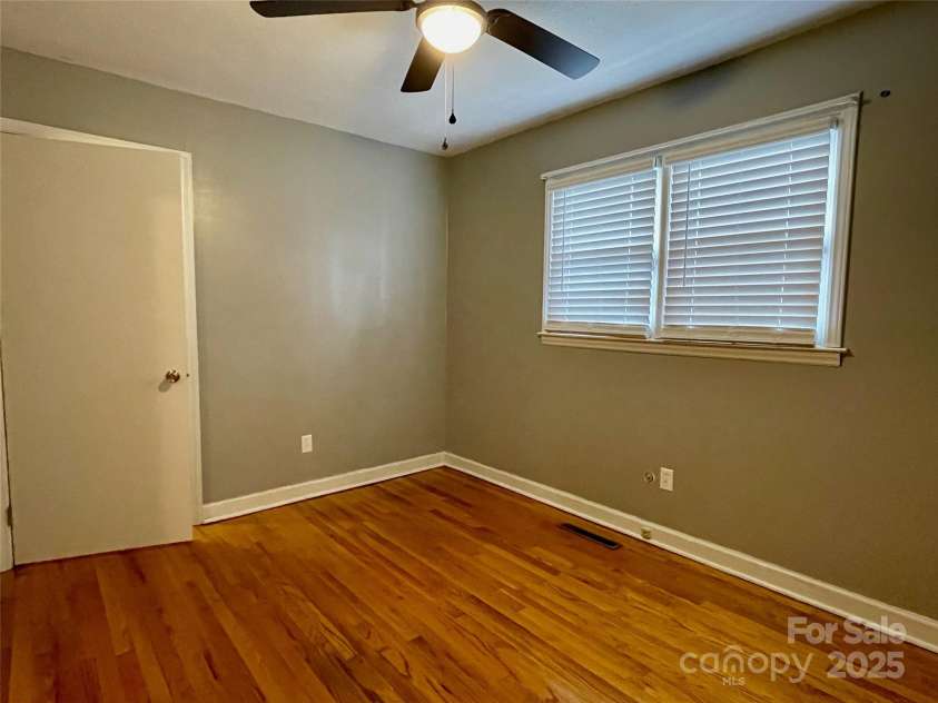 122 Eastview Street, Hudson, NC 28638.  MLS# CAR4283320, YatesRealty ID 27215. 