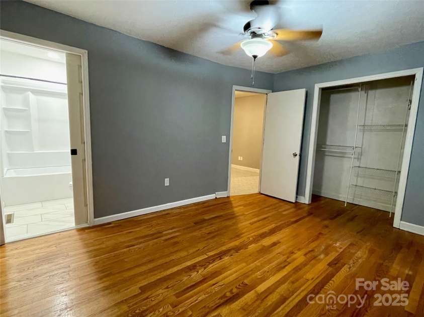 122 Eastview Street, Hudson, NC 28638.  MLS# CAR4283320, YatesRealty ID 27215. 