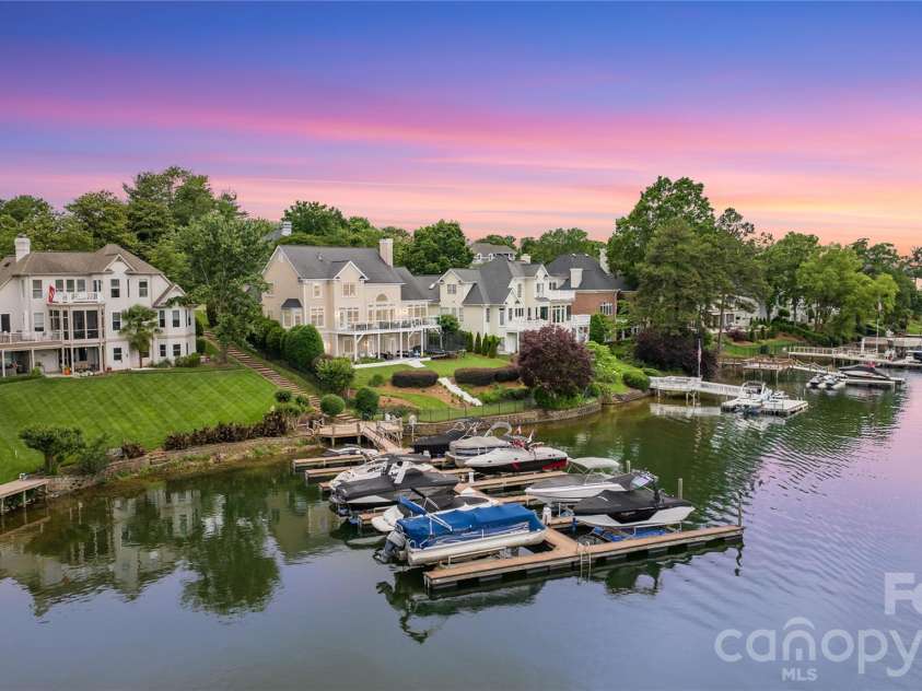 17825 Spinnakers Reach Drive, Cornelius, NC 28031.  MLS# CAR4342423, YatesRealty ID 27215. 