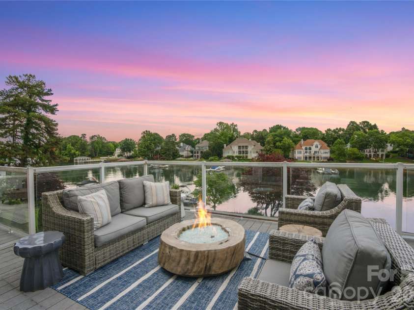 17825 Spinnakers Reach Drive, Cornelius, NC 28031.  MLS# CAR4342423, YatesRealty ID 27215. 