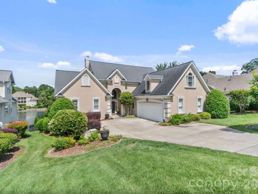 17825 Spinnakers Reach Drive, Cornelius, NC 28031.  MLS# CAR4342423, YatesRealty ID 27215. 