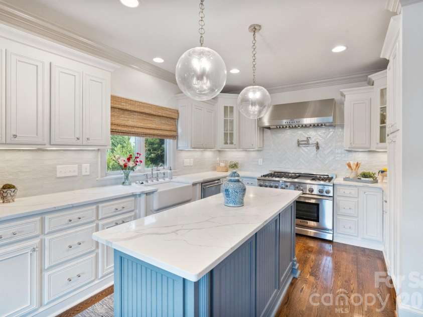 17825 Spinnakers Reach Drive, Cornelius, NC 28031.  MLS# CAR4342423, YatesRealty ID 27215. 
