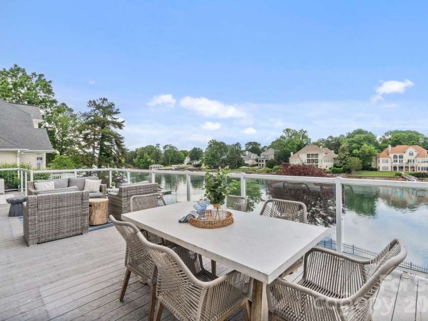 17825 Spinnakers Reach Drive, Cornelius, NC 28031.  MLS# CAR4342423, YatesRealty ID 27215. 
