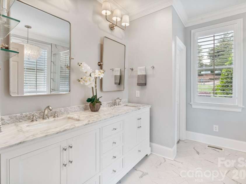 17825 Spinnakers Reach Drive, Cornelius, NC 28031.  MLS# CAR4342423, YatesRealty ID 27215. 