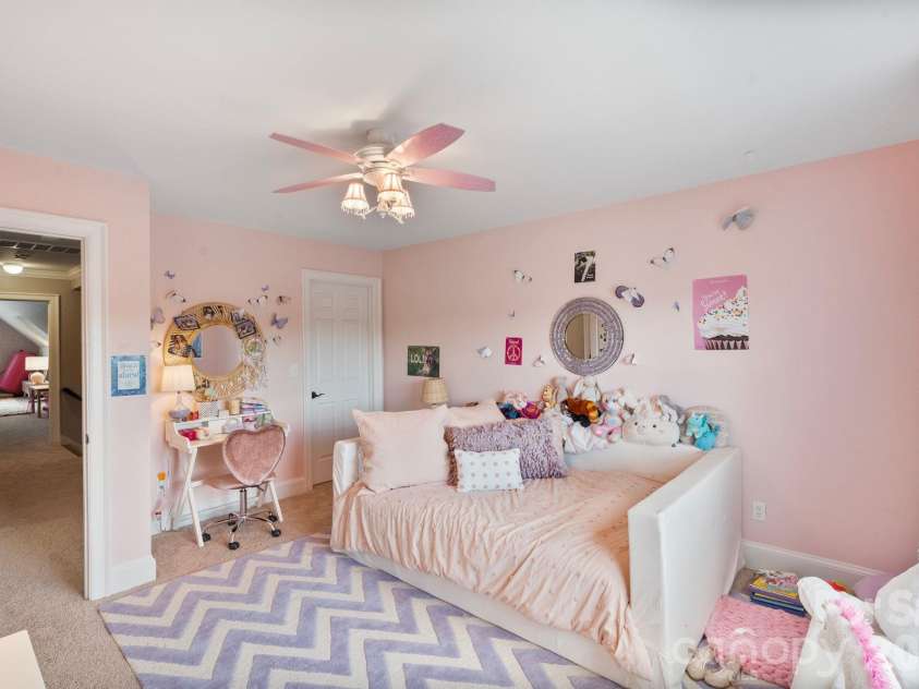 17825 Spinnakers Reach Drive, Cornelius, NC 28031.  MLS# CAR4342423, YatesRealty ID 27215. 
