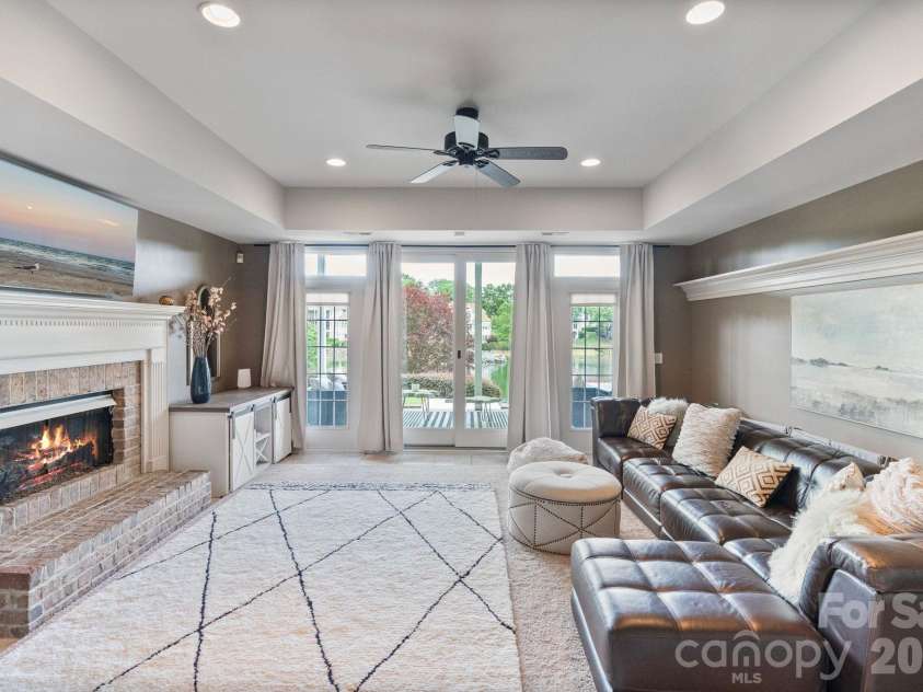 17825 Spinnakers Reach Drive, Cornelius, NC 28031.  MLS# CAR4342423, YatesRealty ID 27215. 