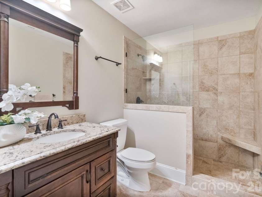 17825 Spinnakers Reach Drive, Cornelius, NC 28031.  MLS# CAR4342423, YatesRealty ID 27215. 