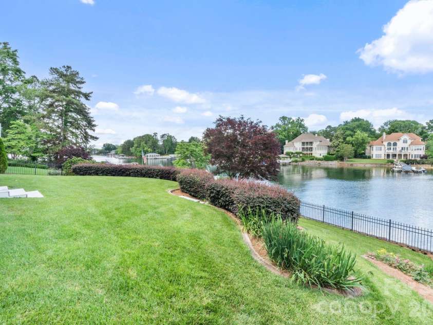17825 Spinnakers Reach Drive, Cornelius, NC 28031.  MLS# CAR4342423, YatesRealty ID 27215. 