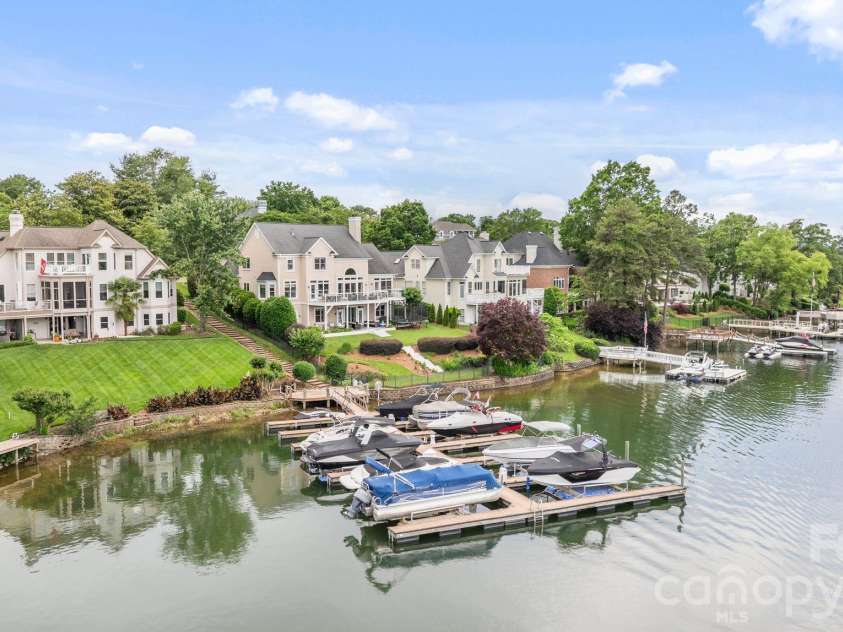 17825 Spinnakers Reach Drive, Cornelius, NC 28031.  MLS# CAR4342423, YatesRealty ID 27215. 