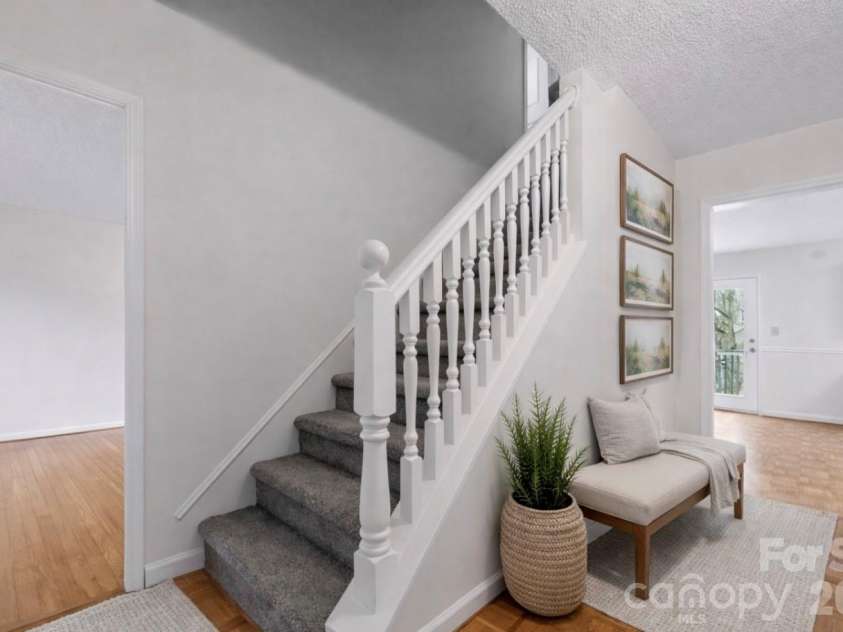 67 Beechwood Drive, Hendersonville, NC 28742.  MLS# CAR4376900, YatesRealty ID 27216. 