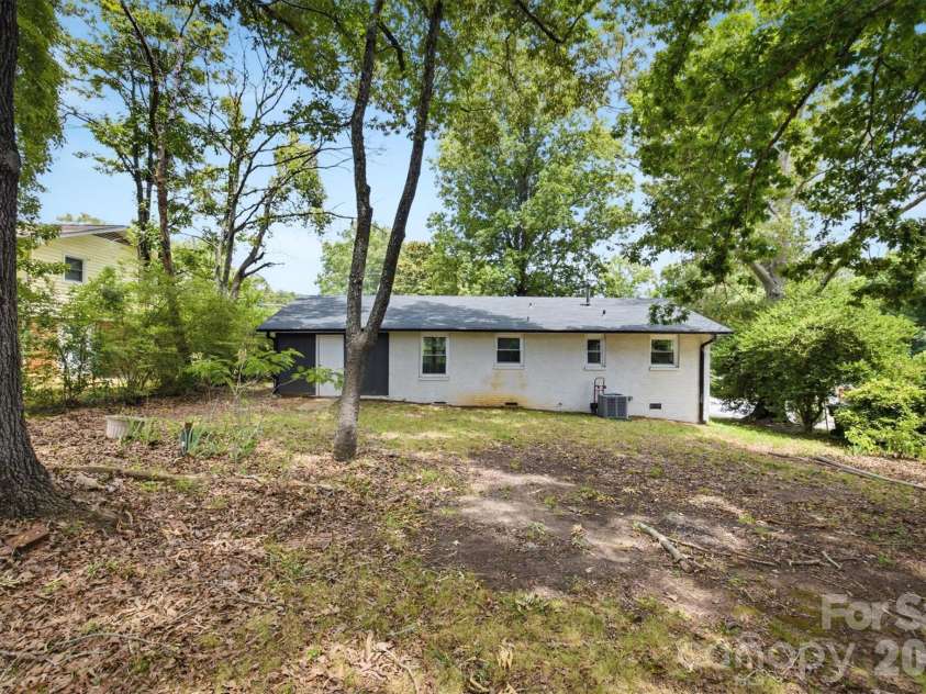 1450 3rd Street, Hickory, NC 28602.  MLS# CAR4383604, YatesRealty ID 27217. 