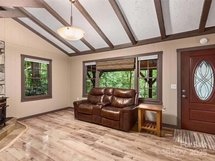 31 Poplar Lane, Maggie Valley, NC 28751.  MLS# CAR4283689, YatesRealty ID 27217. 