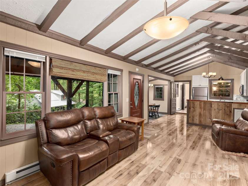 31 Poplar Lane, Maggie Valley, NC 28751.  MLS# CAR4283689, YatesRealty ID 27217. 