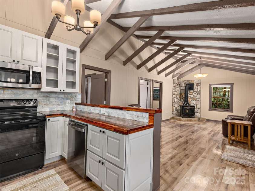 31 Poplar Lane, Maggie Valley, NC 28751.  MLS# CAR4283689, YatesRealty ID 27217. 