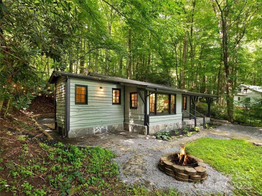 31 Poplar Lane, Maggie Valley, NC 28751.  MLS# CAR4329101, YatesRealty ID 27217. 