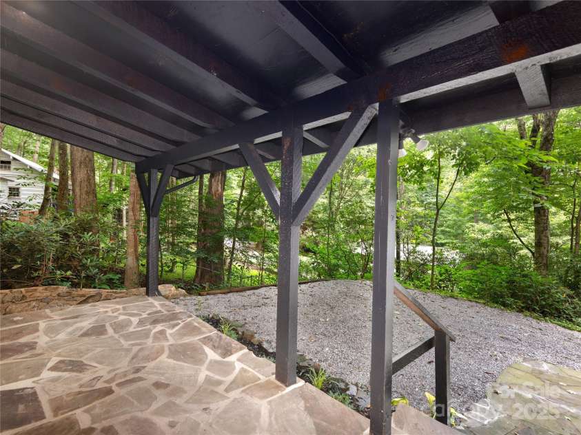 31 Poplar Lane, Maggie Valley, NC 28751.  MLS# CAR4329101, YatesRealty ID 27217. 