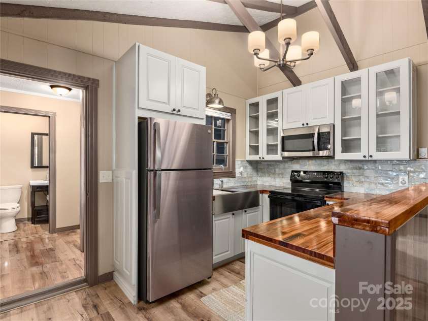 31 Poplar Lane, Maggie Valley, NC 28751.  MLS# CAR4329101, YatesRealty ID 27217. 