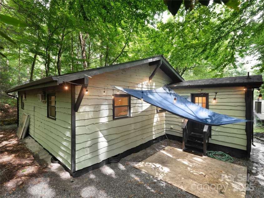 31 Poplar Lane, Maggie Valley, NC 28751.  MLS# CAR4329101, YatesRealty ID 27217. 