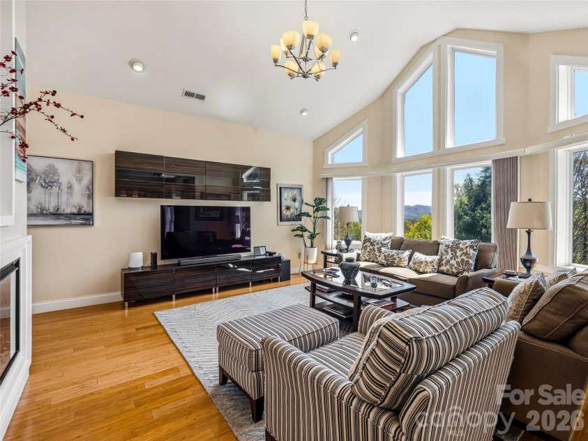 24 Sunnie Rae Lane, Candler, NC 28715.  MLS# CAR4368126, YatesRealty ID 27218. 