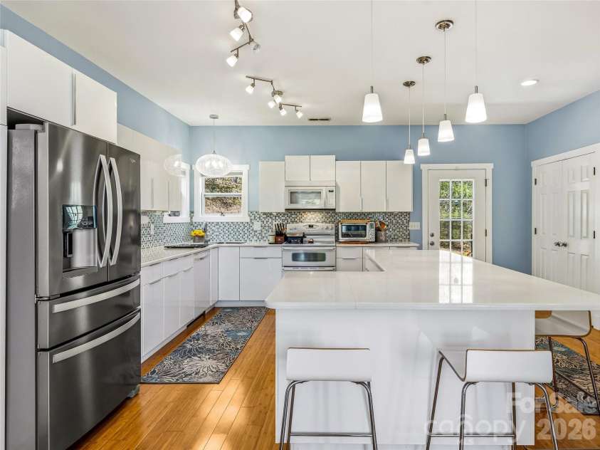 24 Sunnie Rae Lane, Candler, NC 28715.  MLS# CAR4368126, YatesRealty ID 27218. 