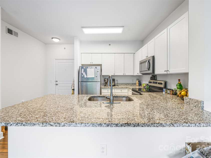 1315 East Boulevard, Charlotte, NC 28203.  MLS# CAR4271106, YatesRealty ID 2722. 