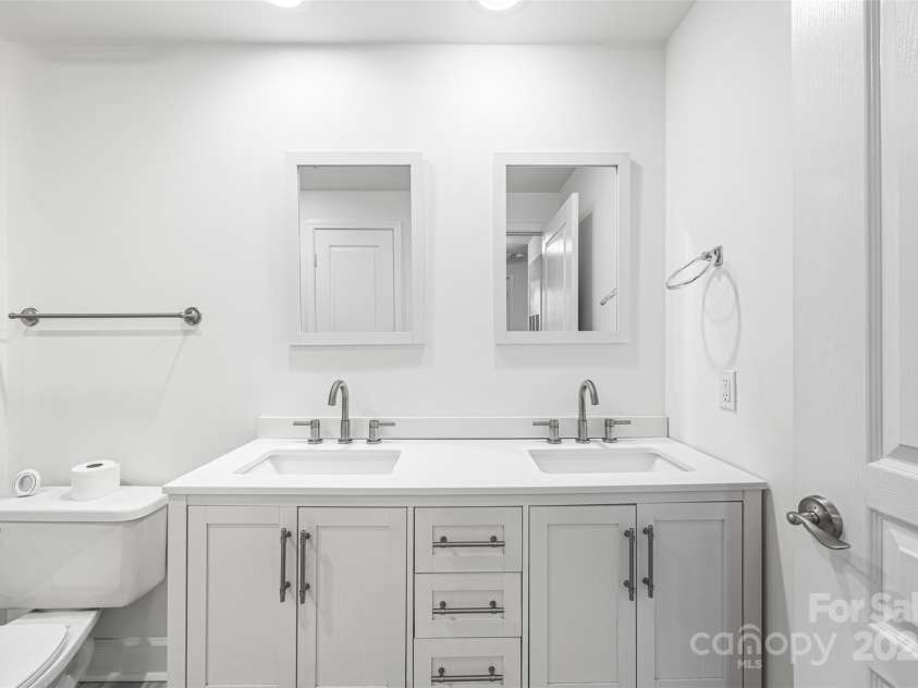 1315 East Boulevard, Charlotte, NC 28203.  MLS# CAR4271106, YatesRealty ID 2722. 