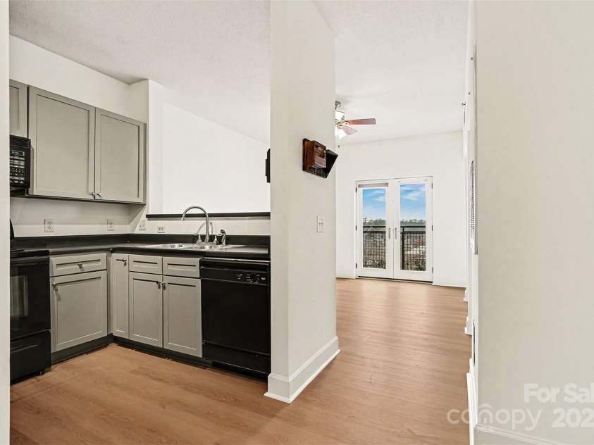 1315 East Boulevard, Charlotte, NC 28203.  MLS# CAR4333744, YatesRealty ID 2722. 