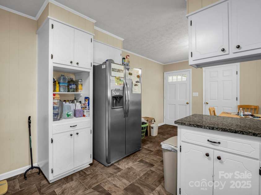 501 Weaver Street, Cherryville, NC 28021.  MLS# CAR4287583, YatesRealty ID 2722. Kitchen